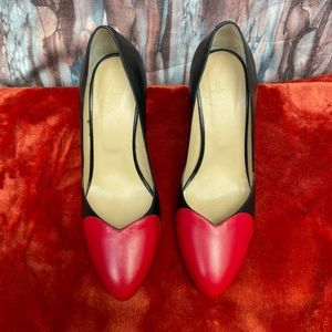 Leather, heart detail pumps- Size 38.5